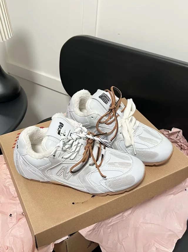 Miu Sneakers 530 SL Shearling-Lined product detail image 4