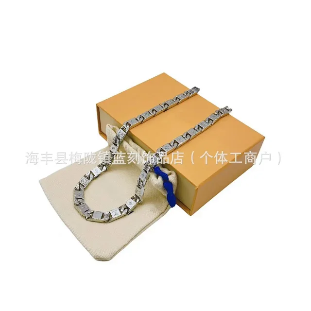 Unbranded Jewelry Two-Tone Engraved Cuban Link Bracelet product detail image 3