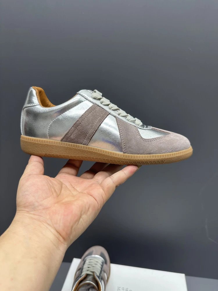 Maison Margiela Replica Sneakers White Black Beige Sneakers - 9