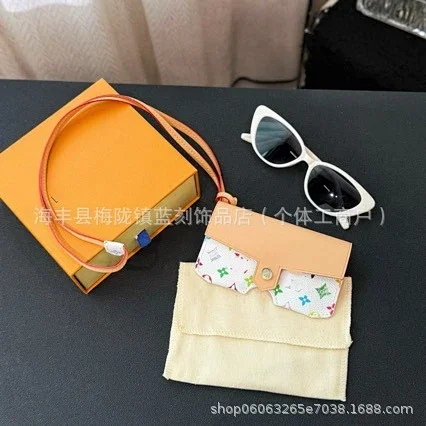 Unbranded Crossbody Bags Printed Eyeglass Pouch with Strap product detail image 2
