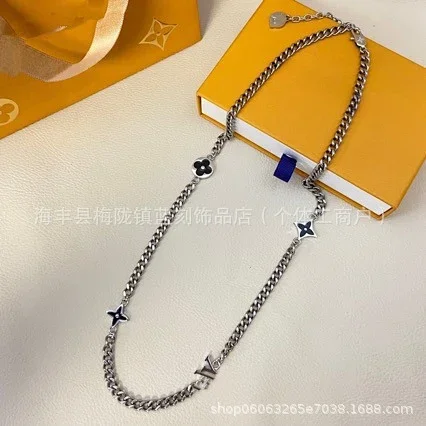 Louis Vuitton Jewelry Monogram Flower Chain product detail image 4