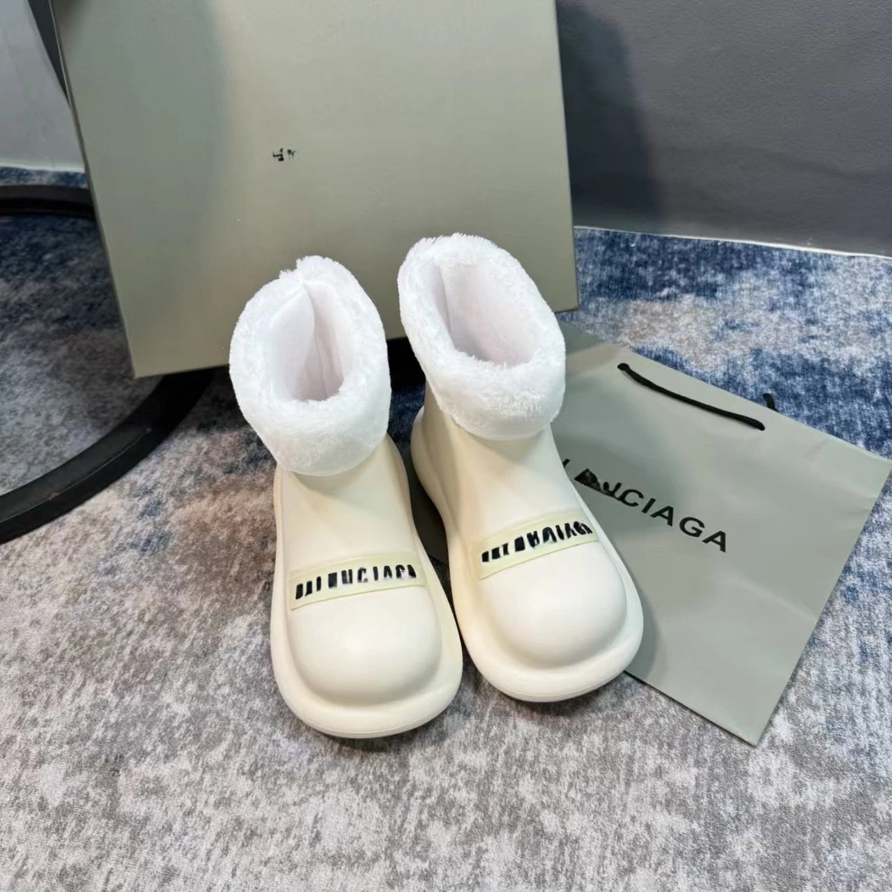 Balenciaga Boots Faux-fur-lined short rain with chunky soles image 3