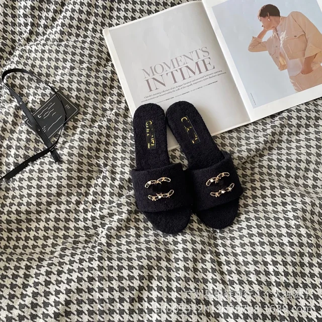 CELINE Slippers Shearling Slide with Double Chain Detail product detail image 8
