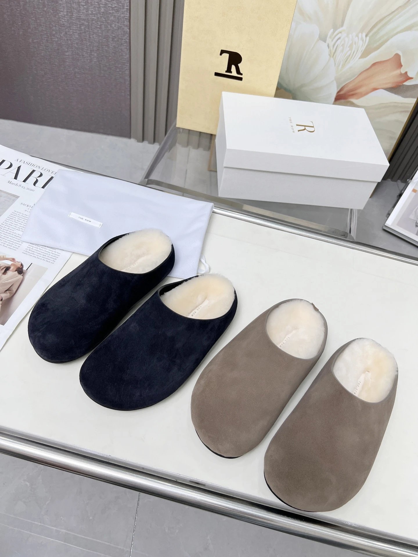 R 1970s Shearling Slippers Beige Slippers - 3