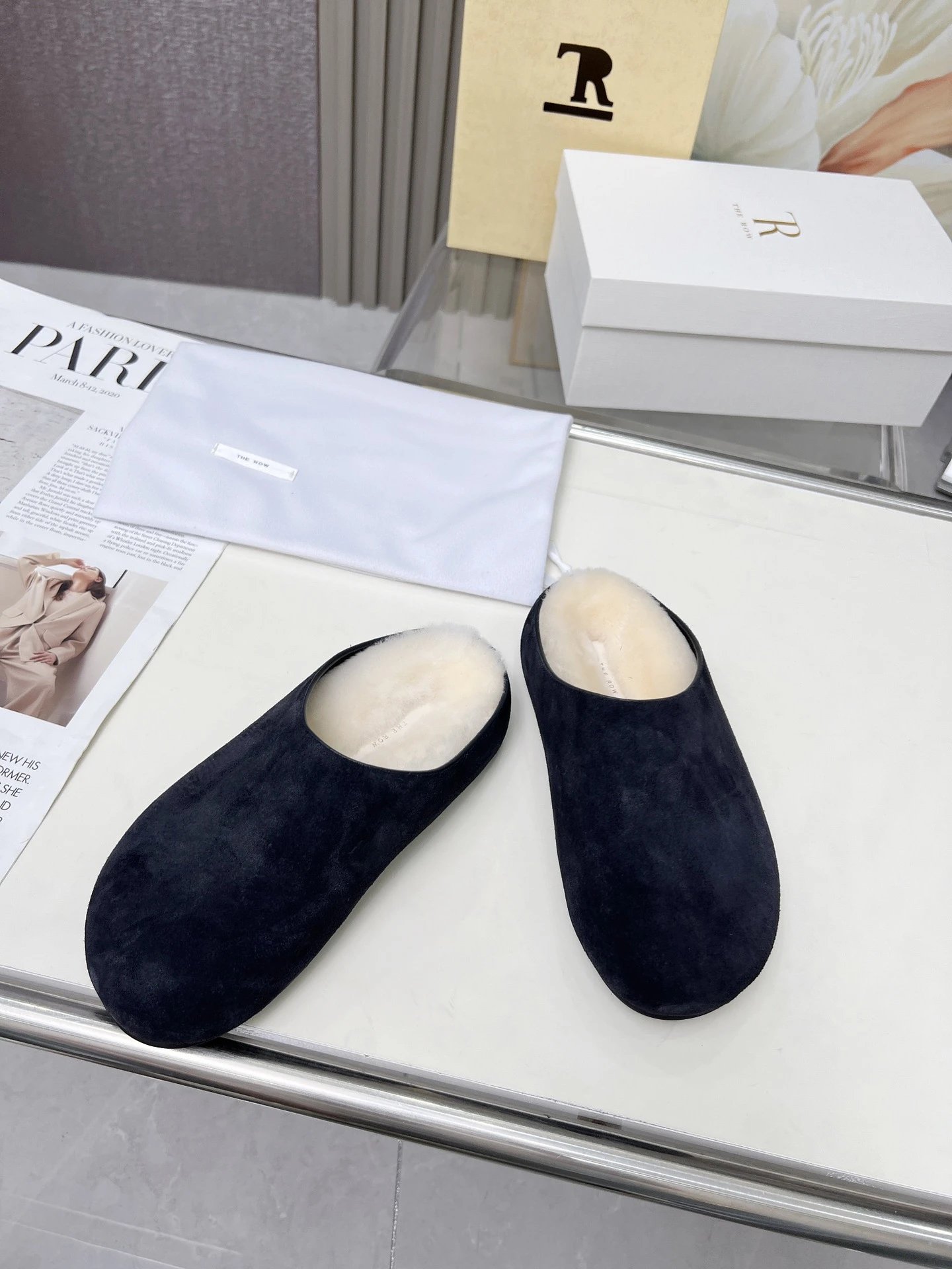 R 1970s Shearling Slippers Beige Slippers - 13