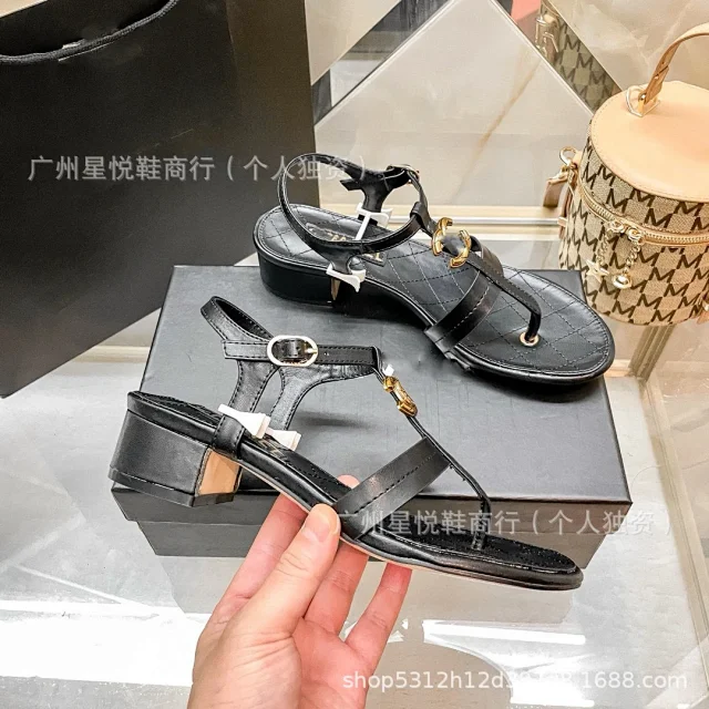 Unbranded Sandals Ankle-Strap Thong with Quilted Footbed and Metal Ornament product detail image 10