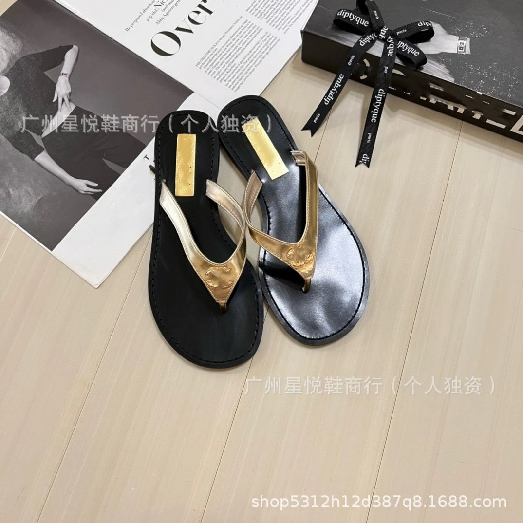 Dipryque Gold-Trimmed Black Flip-Flops Sandals - 18
