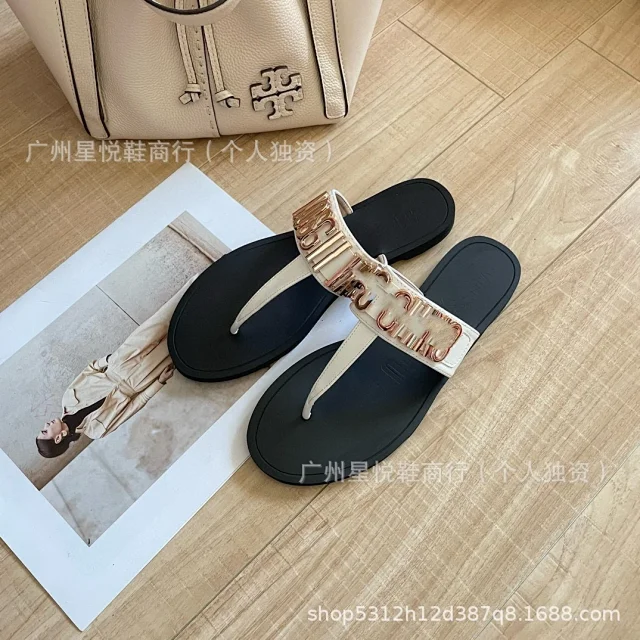 Moschino Sandals Metal Logo Thong product detail image 3