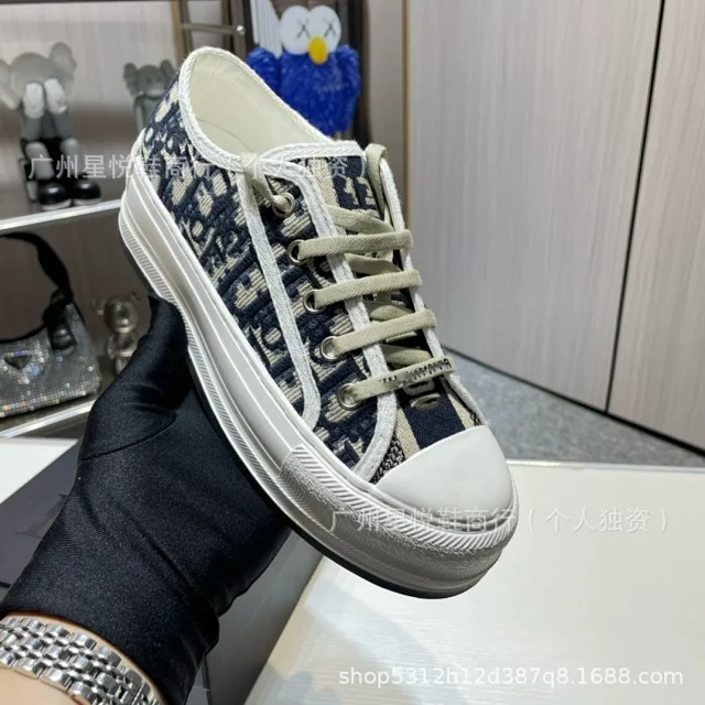 Dior Sneakers Low-Top Platform Oblique Jacquard product detail image 17