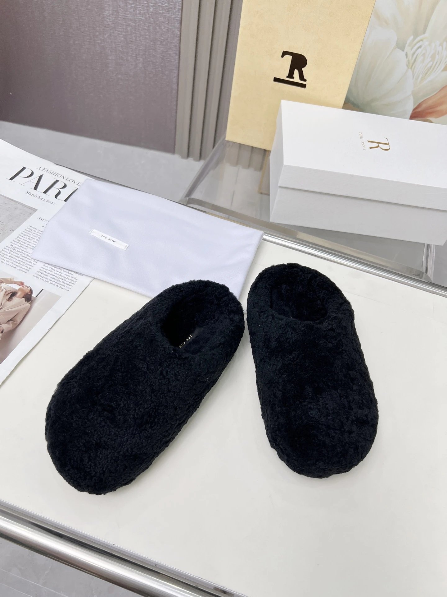R 1970s Shearling Slippers Beige Slippers - 33