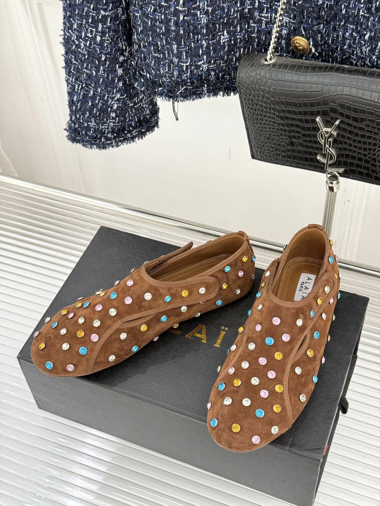 Alaïa Crystal-Embellished Suede Loafers Beige - 25