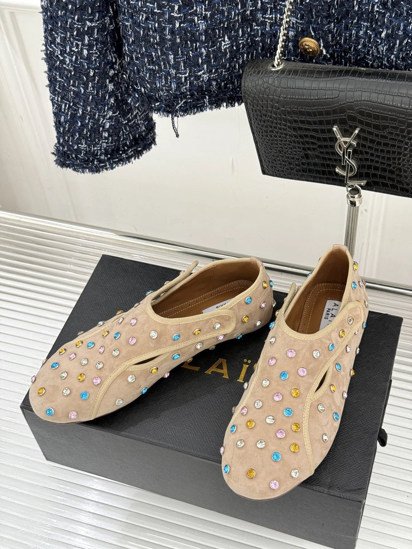 Alaïa Crystal-Embellished Suede Loafers Beige - 31