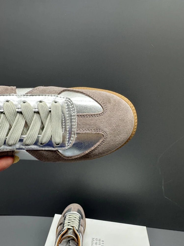 Maison Margiela Replica Sneakers White Black Beige Sneakers - 17