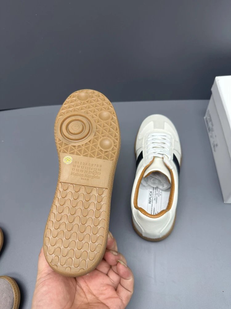 Maison Margiela Replica Sneakers White Black Beige Sneakers - 24