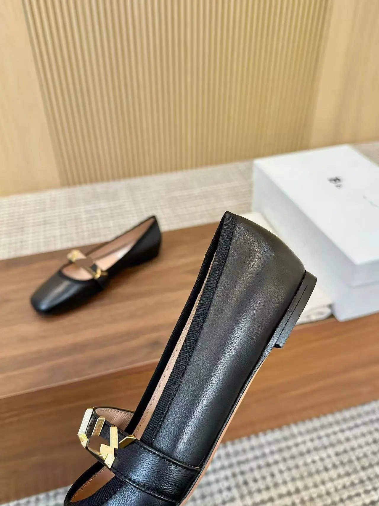 Valentino Garavani Rockstud Flat White Leather Mary Jane Shoes - 4