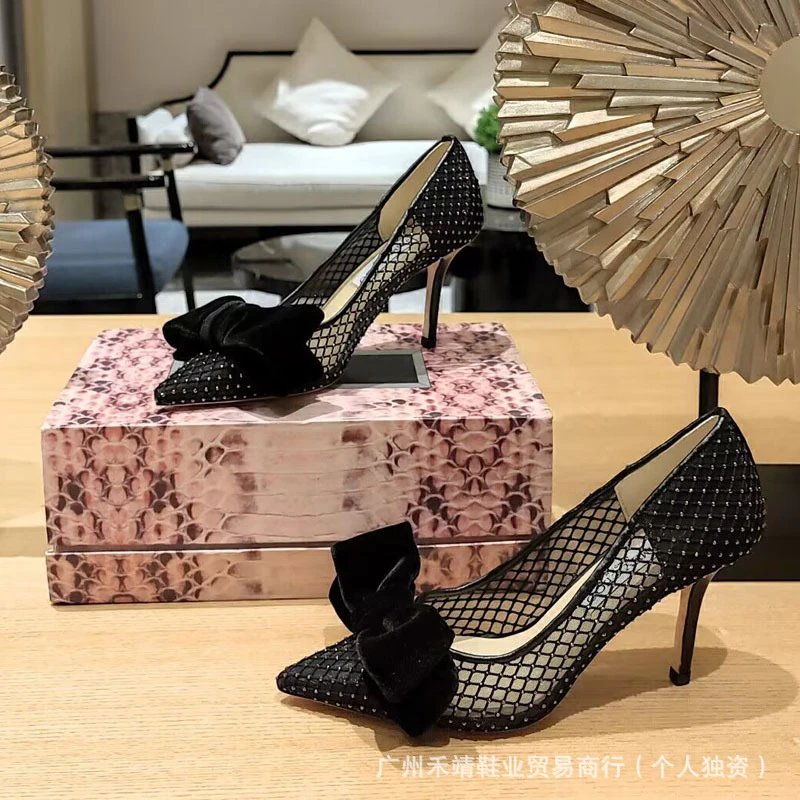 Valentino Garavani Rockstud Bow Pointed-Toe Pumps Black - 3