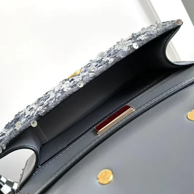 Unbranded Crossbody Bags Sequin Flap Bag with V-Shaped Metal Clasp product detail image 10