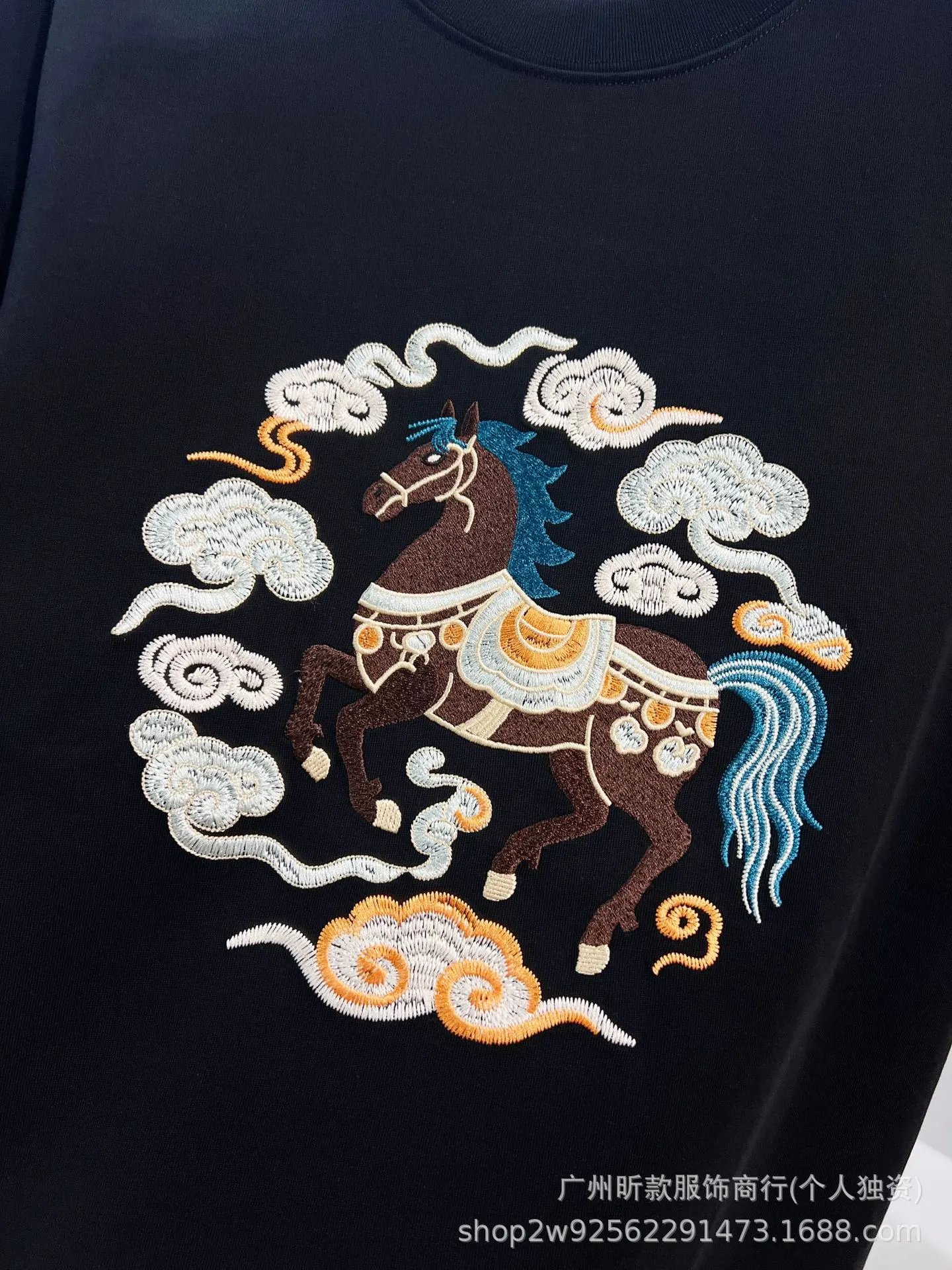 Design Embroidered Cloud Horse Motif Black T-Shirt - 13