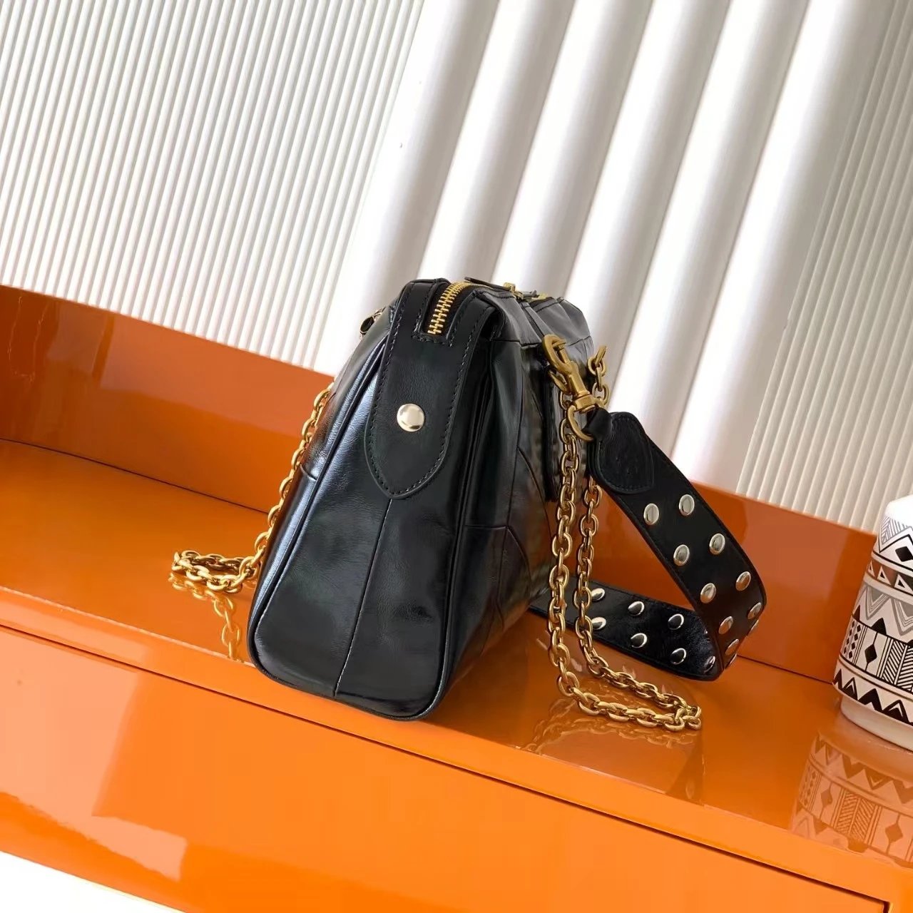 Valentino Garavani VLogo Chain Bag Burgundy Shoulder Bag - 6