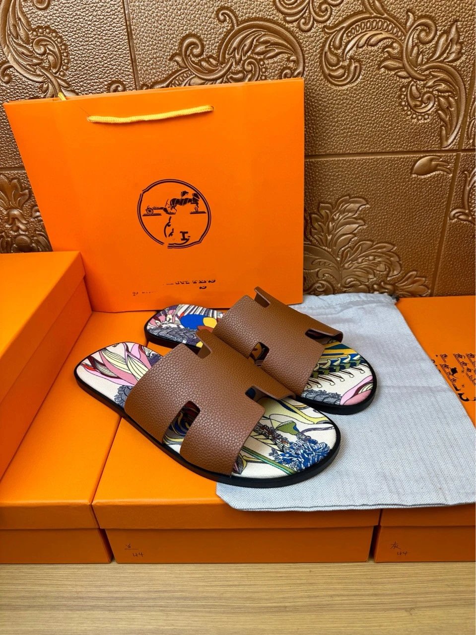 Hermès Oran Slide Multicolor Print Leather Slippers - 2