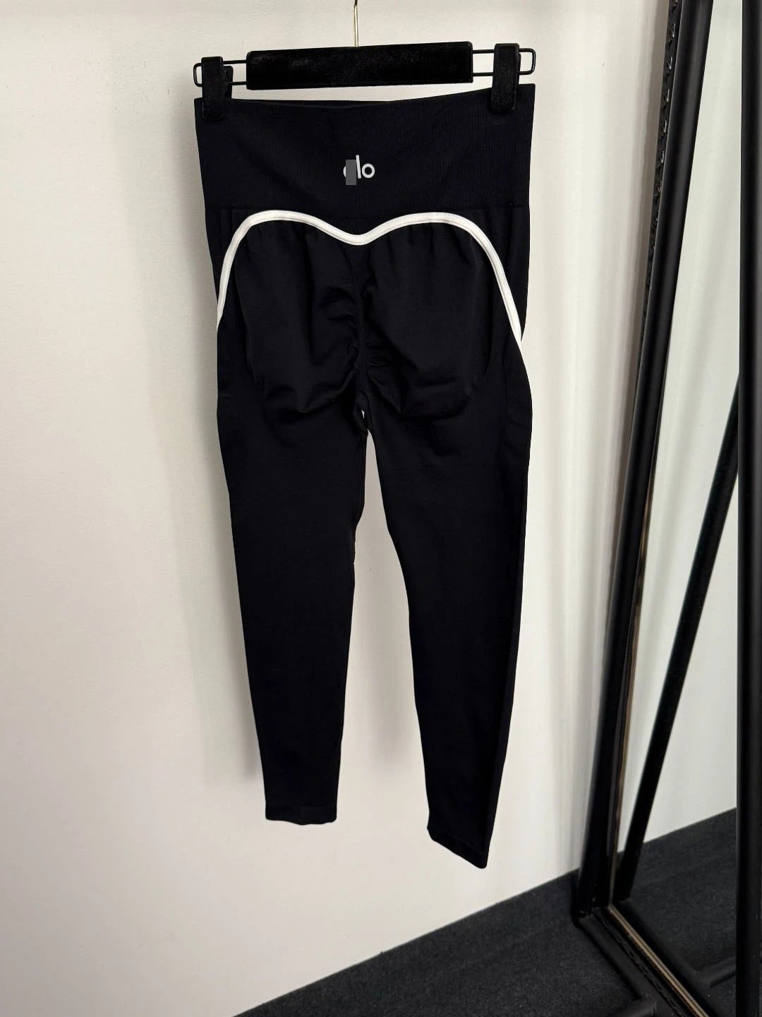 Alphaca Cropped Zip-Up Activewear Set Black with White Contrast Stitching - 11