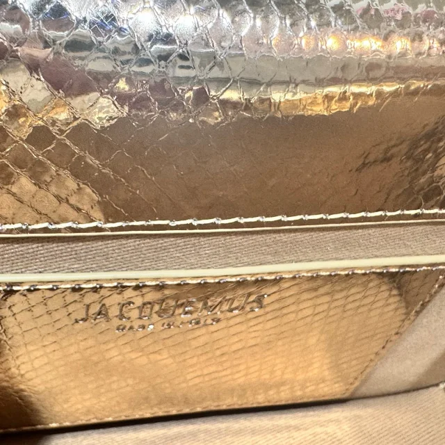 Jacquemus Crossbody Bags Roll-top flap bag with ball-end hardware product detail image 10
