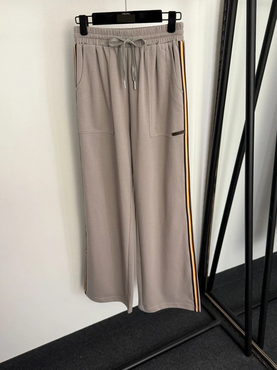 Design Cropped Hoodie and Side-Stripe Sweatpants Set Beige Tracksuit - 11