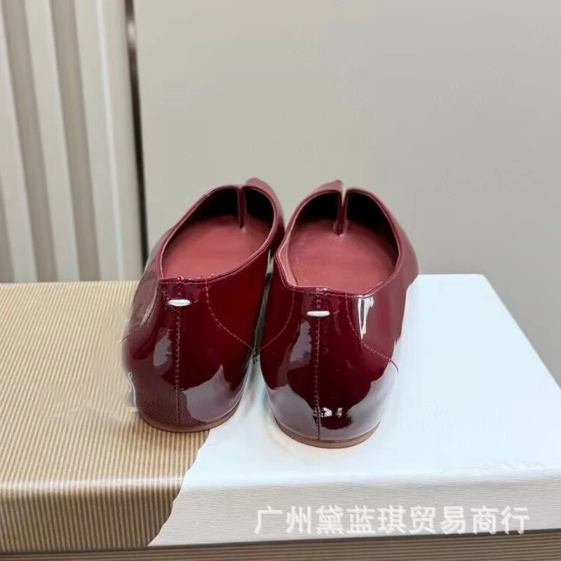 Maison Margiela Tabi Patent Leather Burgundy Flat Shoes - 4