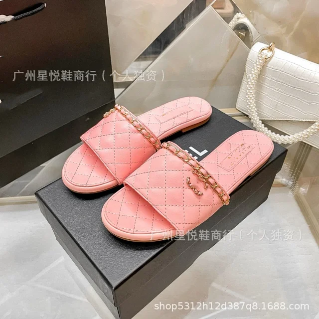 Chanel Sandals Quilted chain-strap slide product detail image 5