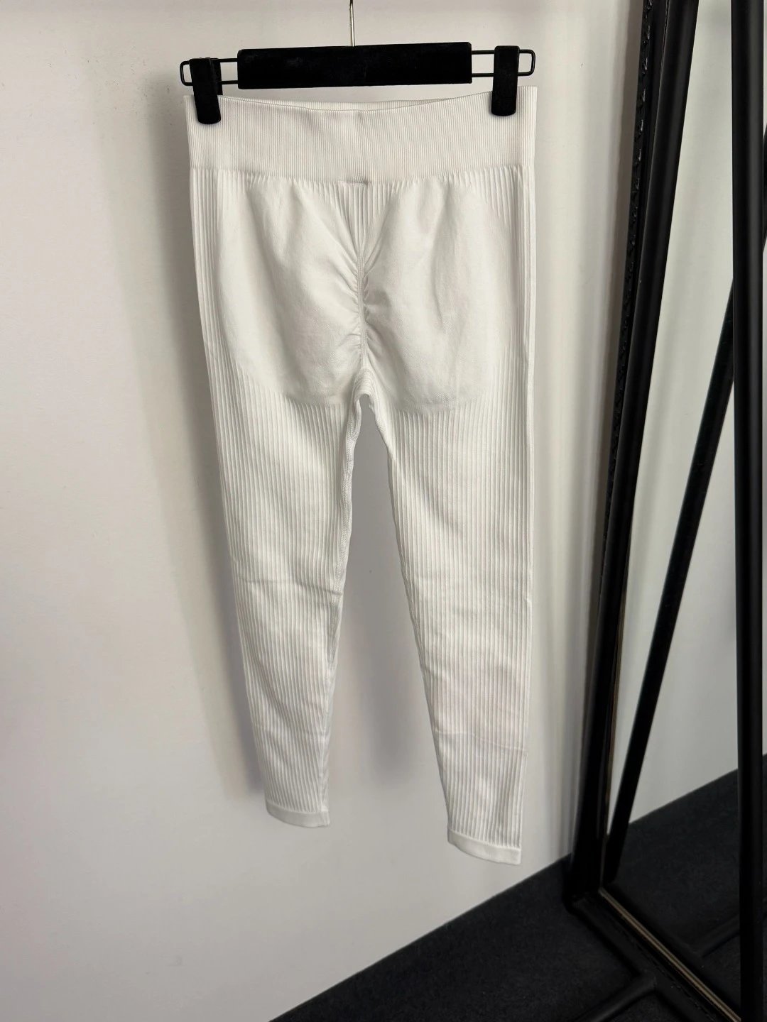 GRA Ribbed Zip-Front Vest and Leggings Set White Activewear Set - 10