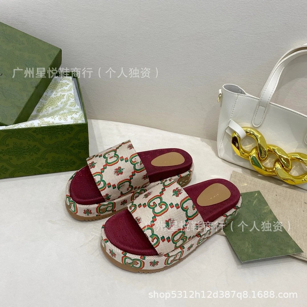 Gucci Strawberry Print GG Marmont Slide Sandals Multicolor - 28