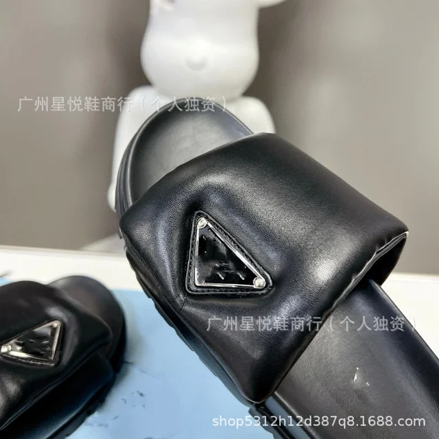 Unbranded Slippers Padded Slide with Triangle Metal Plaque product detail image 8