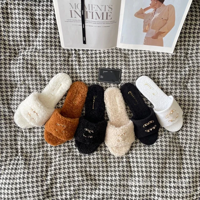 CELINE Slippers Shearling Slide with Double Chain Detail product detail image 1