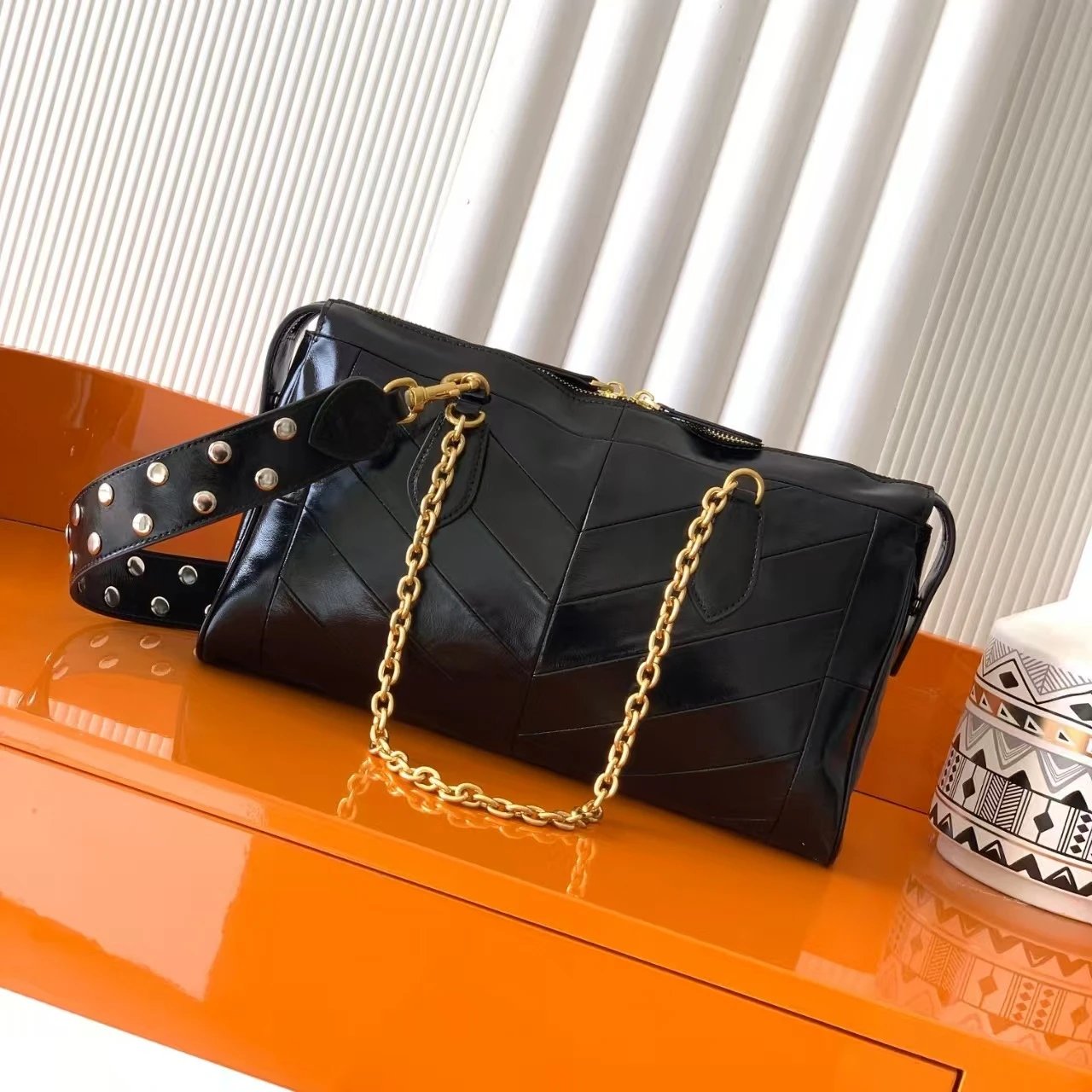 Valentino Garavani VLogo Chain Bag Burgundy Shoulder Bag - 7
