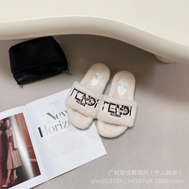 Fendi Slippers Shearling Logo Strap product detail image 12