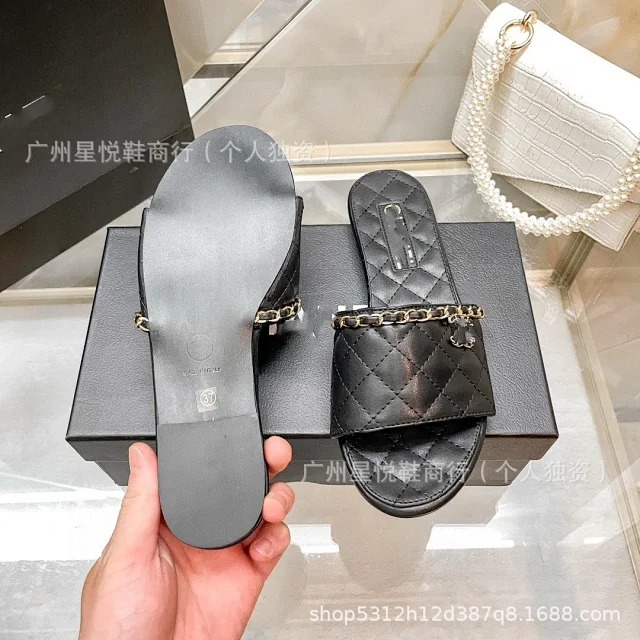 Chanel Sandals Quilted chain-strap slide product detail image 7