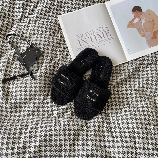 CELINE Slippers Shearling Slide with Double Chain Detail product detail image 5