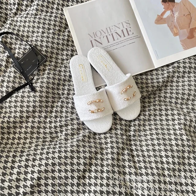 CELINE Slippers Shearling Slide with Double Chain Detail product detail image 7