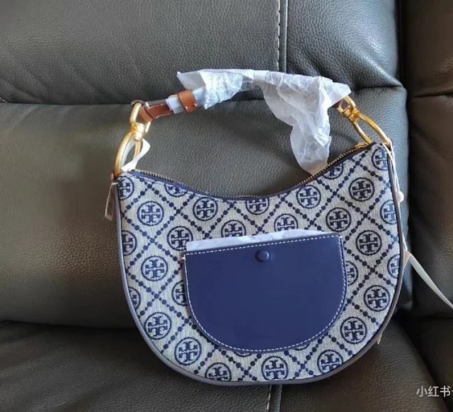 Tory Burch Shoulder Bags T Monogram Small Crescent Bag product detail image 12