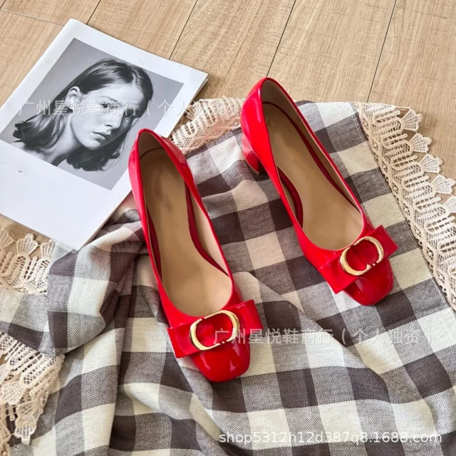 Unbranded High Heels Patent Mary Jane Pumps with Gold-Tone Buckle and Block Heel product detail image 8