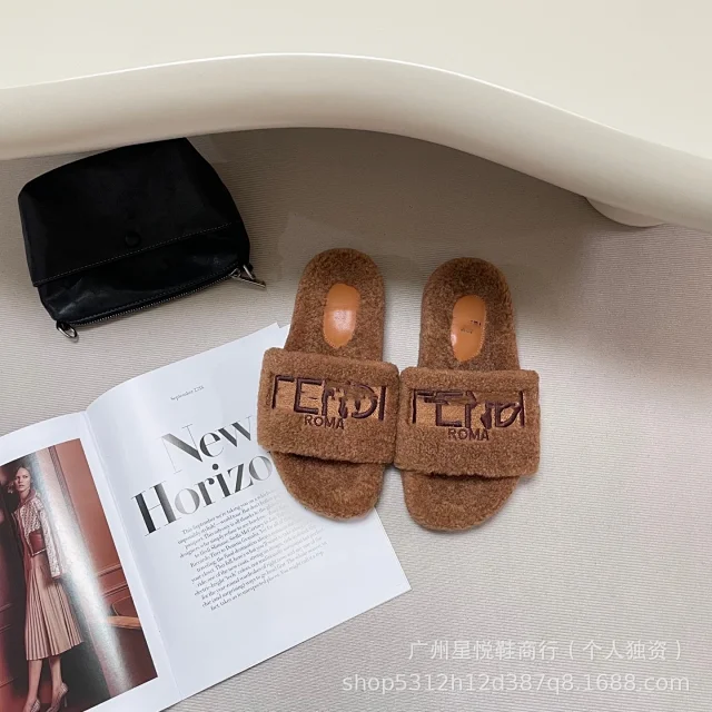 Fendi Slippers Shearling Logo Strap product detail image 10
