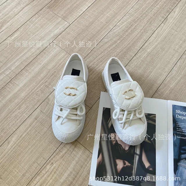 Unbranded Sneakers Platform with quilted tongue flap and metal double-ring buckle product detail image 4