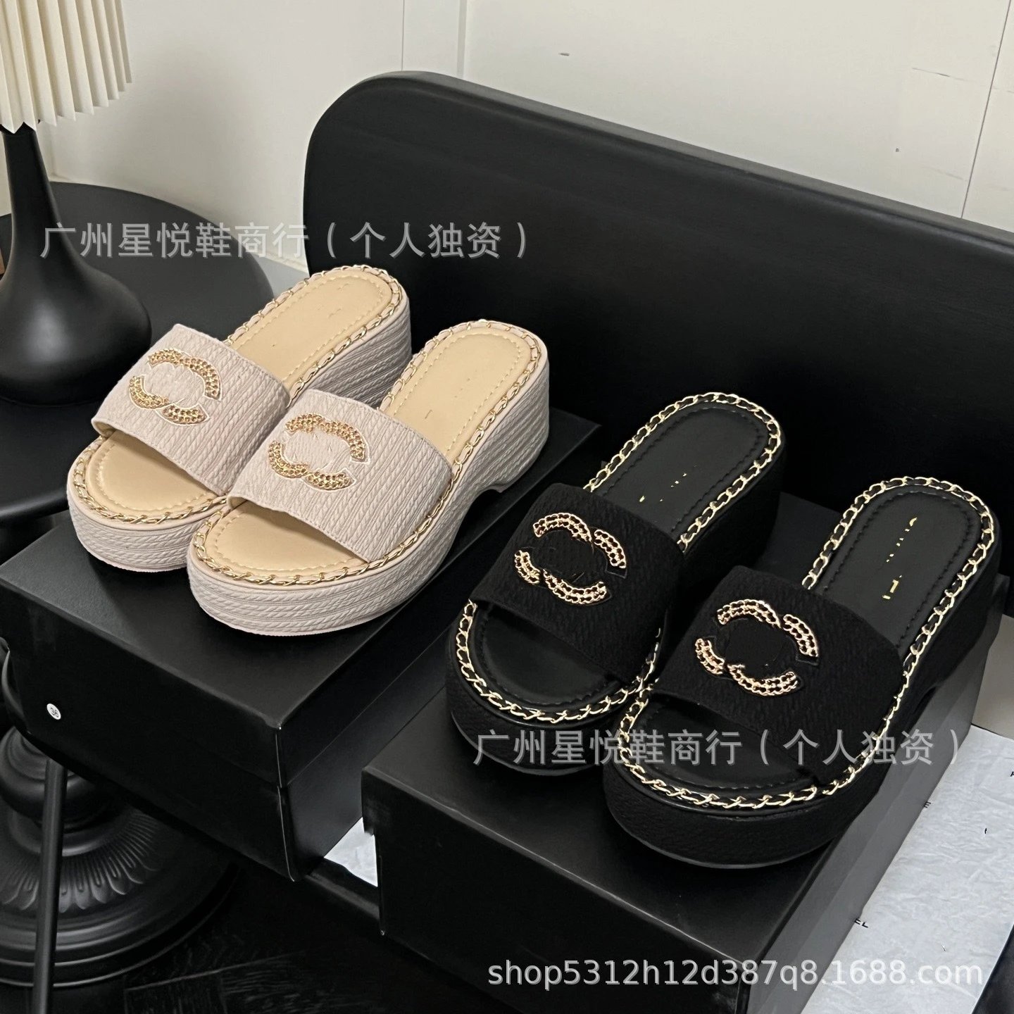 Chanel-Inspired Chain-Embellished Platform Slide Sandals Black - 2
