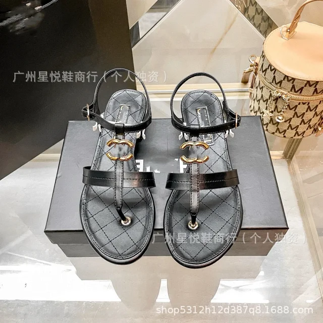 Unbranded Sandals Ankle-Strap Thong with Quilted Footbed and Metal Ornament product detail image 11