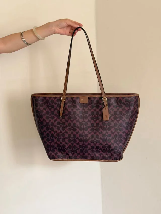 Coach Handbags TAXI 36 Tote product detail image 2