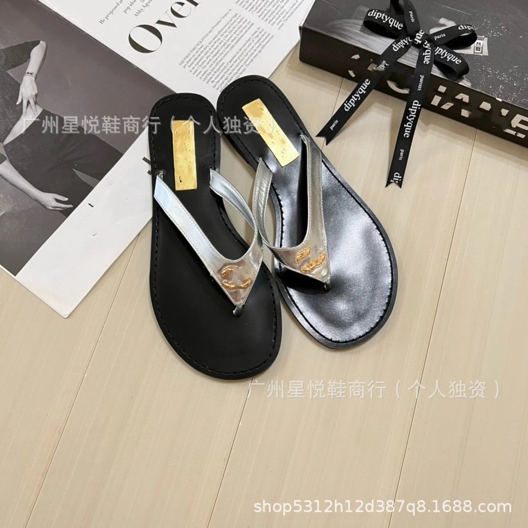 Dipryque Gold-Trimmed Black Flip-Flops Sandals - 16