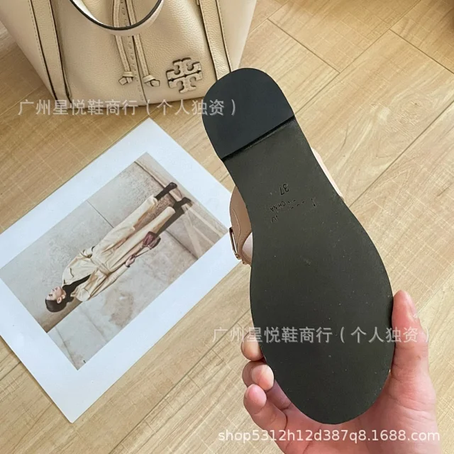 Moschino Sandals Metal Logo Thong product detail image 11