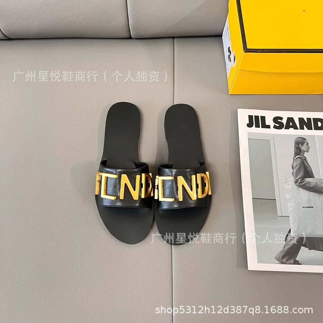 Fendi Kan I Slide Black and Gold Logo Slippers - 8