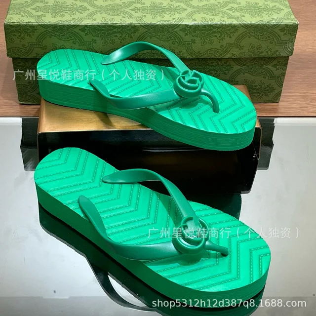 Unbranded Sandals Platform Flip-Flops with Flower Detail and Chevron Footbed product detail image 9