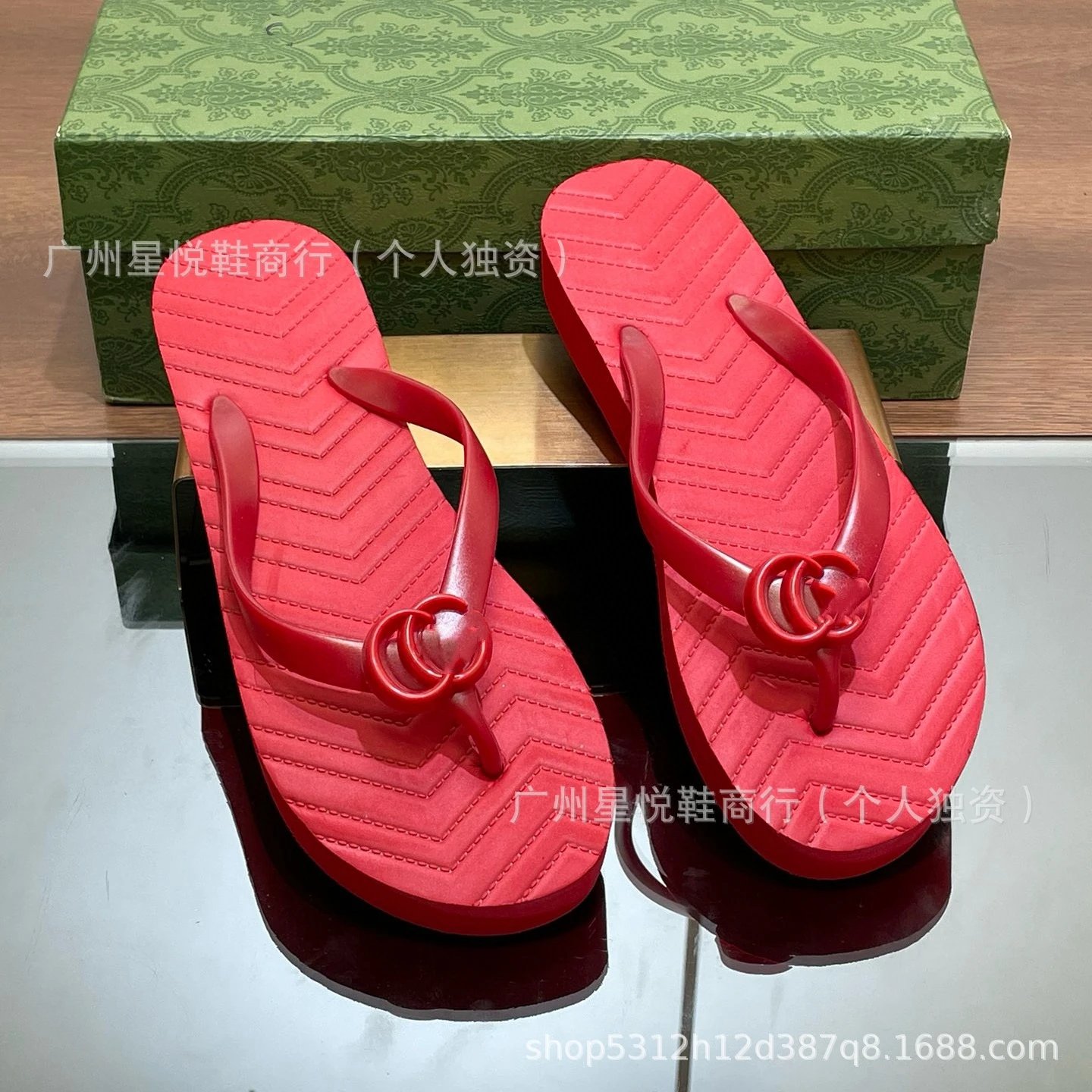 Gucci GG Marmont Quilted Flip-Flops Black - 8